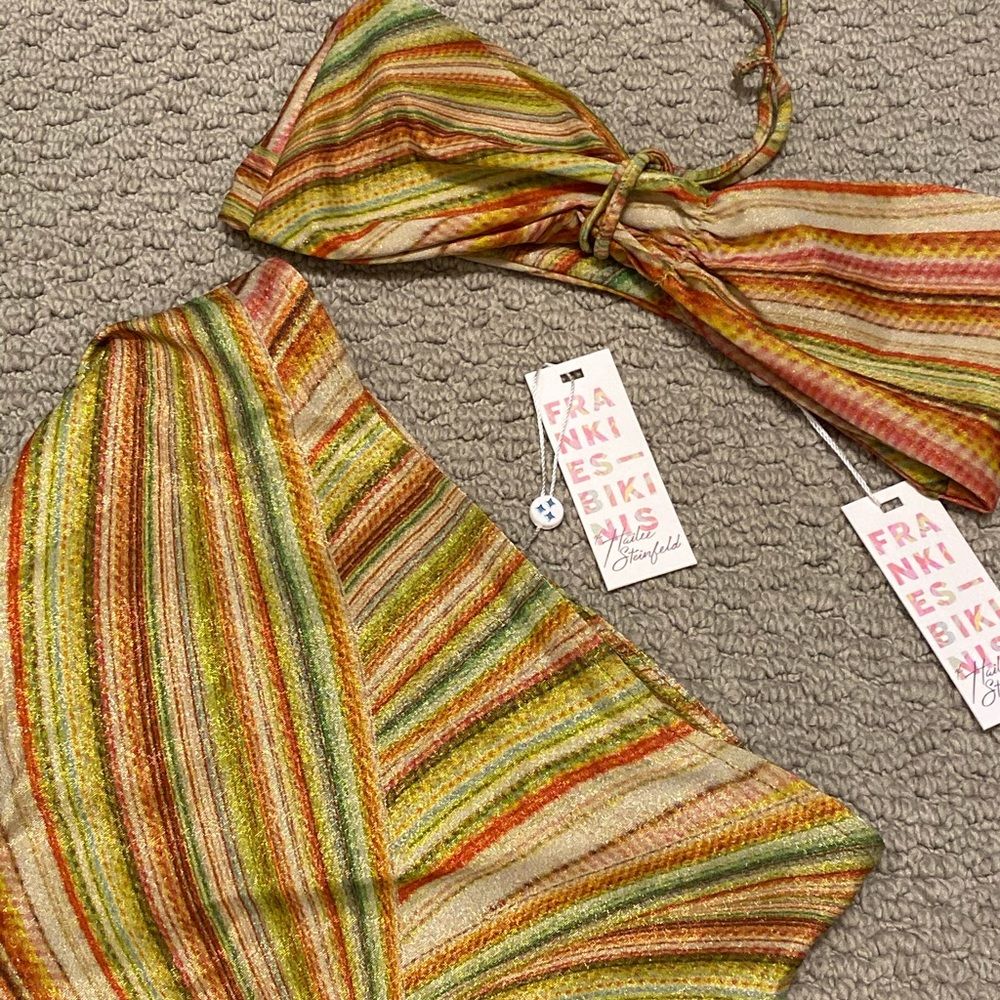 Frankie’s Bikinis Set